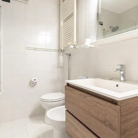 Hostdomus - Little Charm *